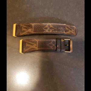 Upcycled Versa 2 band